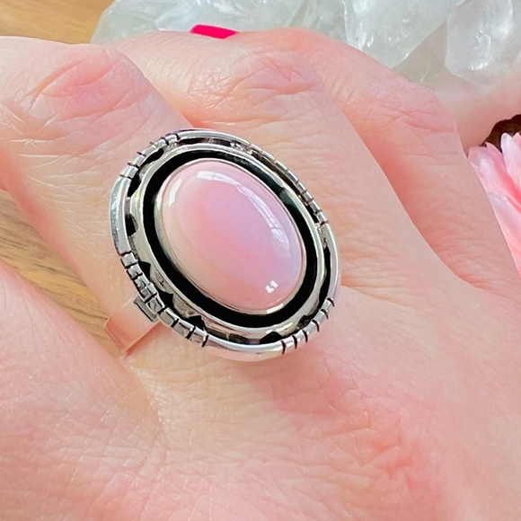 Jewelry - Pink Conch Chunky Ring Size 10 Southwestern Santa Fe Vintage 925 Sterling